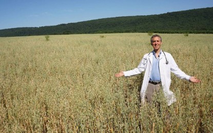 Innovative doctor launches food ‘farmacy’ after selling his medical practice … Food heals better than drugs!