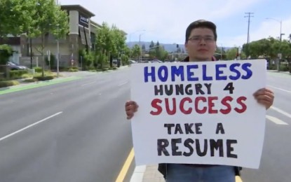 ‘I’m Floored’: Homeless Man Receives Hundreds of Job Offers After Handing Out Resume on Highway