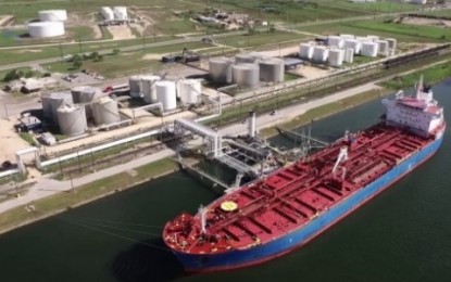 Texas Exports More Oil Than It Imports For First Time Ever