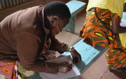 Literacy Classes Empower Believers in Kenya
