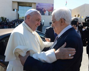 Pope Francis with Palestinian President Mahmoud Abbas (Photo: Reuters)