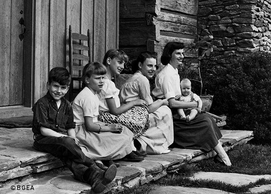 GO! Conference 3 - Ruth-Bell-Graham-with-children-in-1958-Montreat