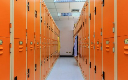 Student sues school over girl in boys’ locker room