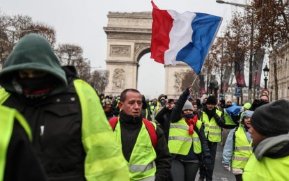 Tax-Burdened Yellow Vest Protestors Reach Tipping Point in France, and Macron Gives In… a Little