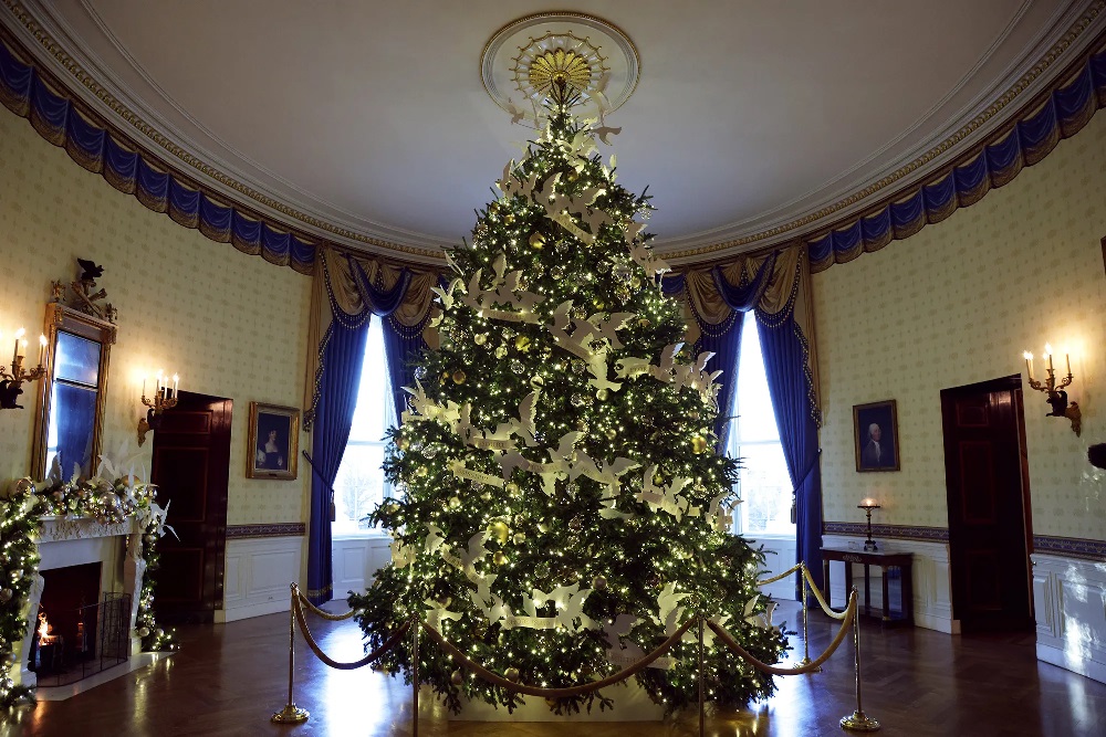 No sign of a Merry Christmas at the Biden Whitehouse but there was a dire warning for the "unvacinated".